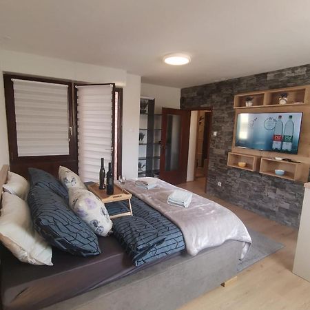 Apartman Anamaria Gospić Exterior foto